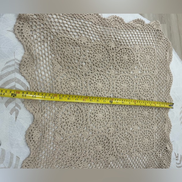 Elegant Cream Crochet Square Tablecloth - Picture 3 of 4